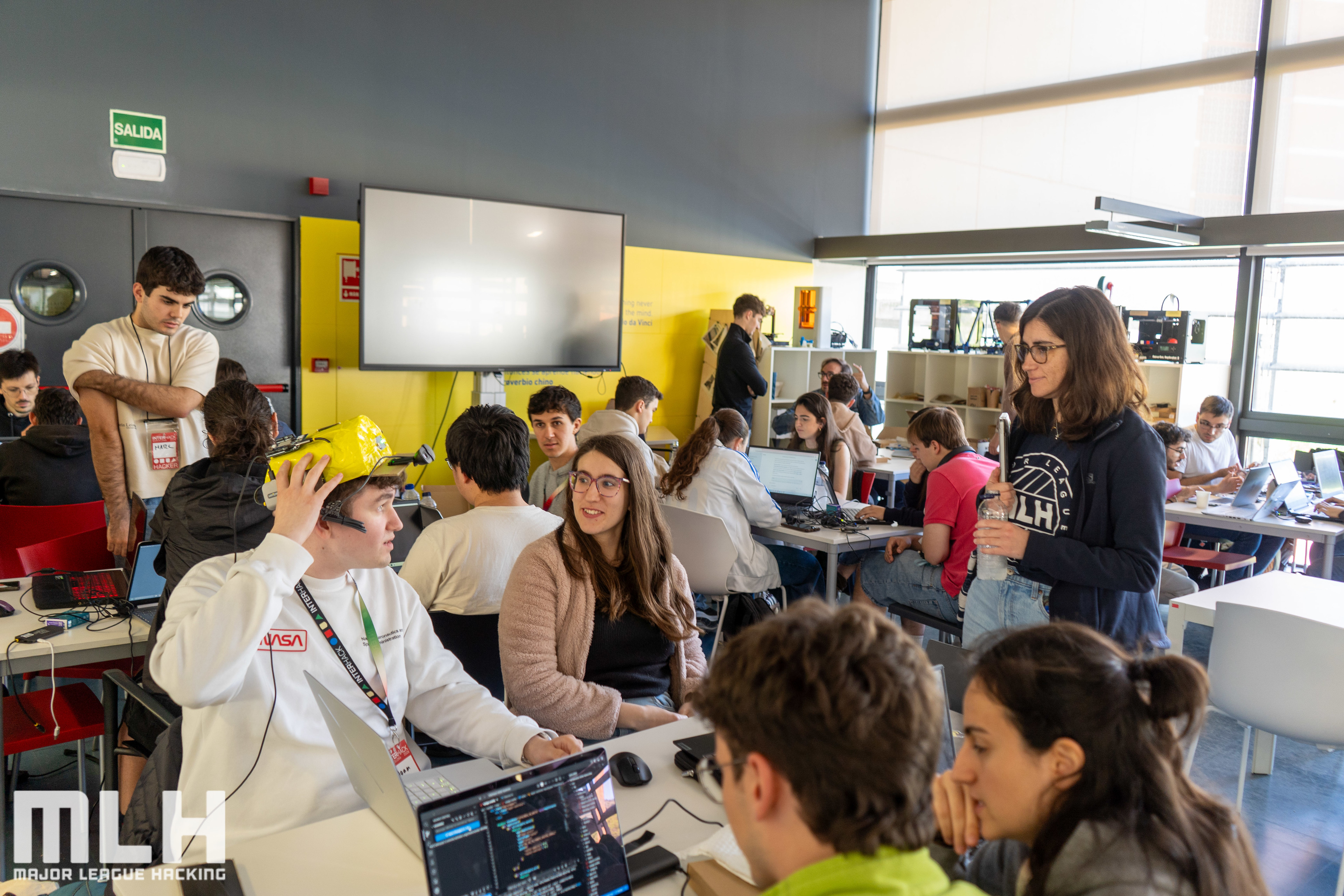 InterHack BCN 2026 prototype table